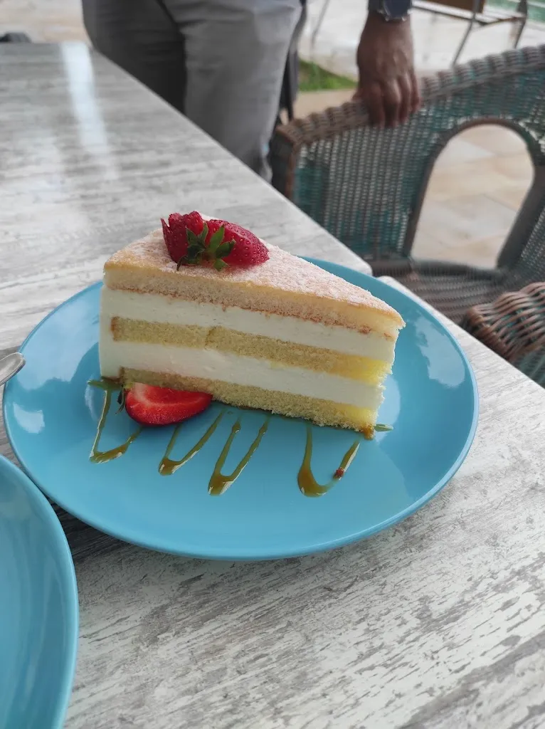 Małgorzata Kowalczyk_Bar Claudia's Cafeteria_Porto Cristo_review