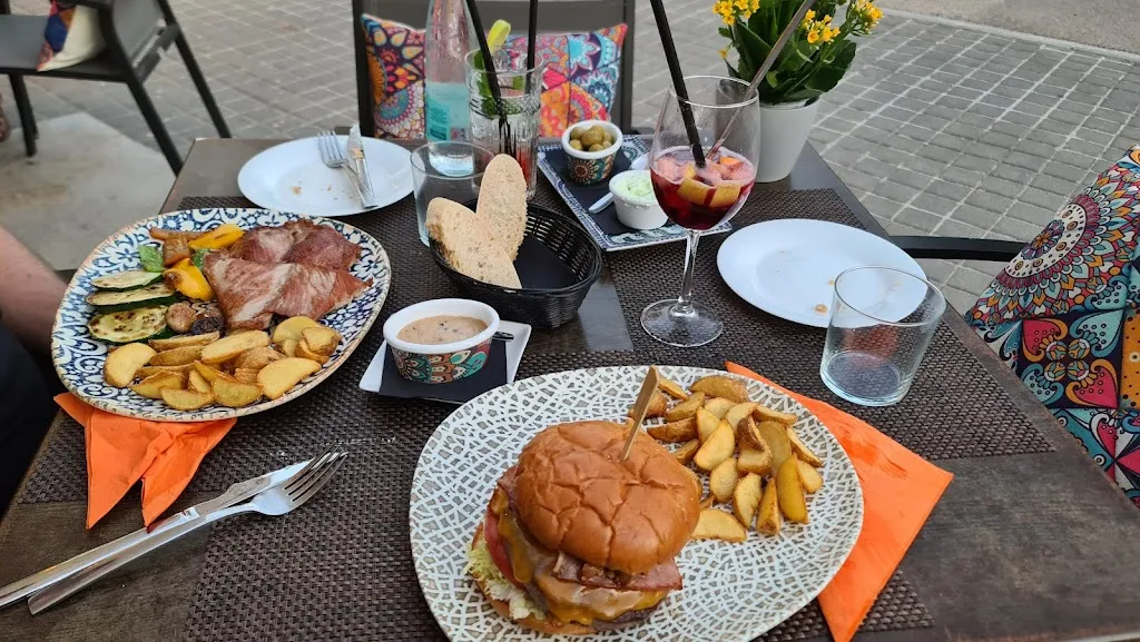 Menu_Plan B Tapas Grill Burgers_Porto Cristo_image_6