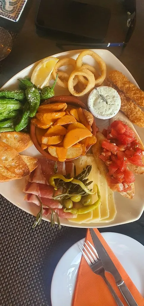 Menu_Plan B Tapas Grill Burgers_Porto Cristo_image_7