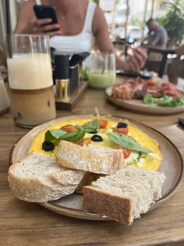 Saba Ghafouri_Epiphany Ibiza_Sant Antoni de Portmany_recensione