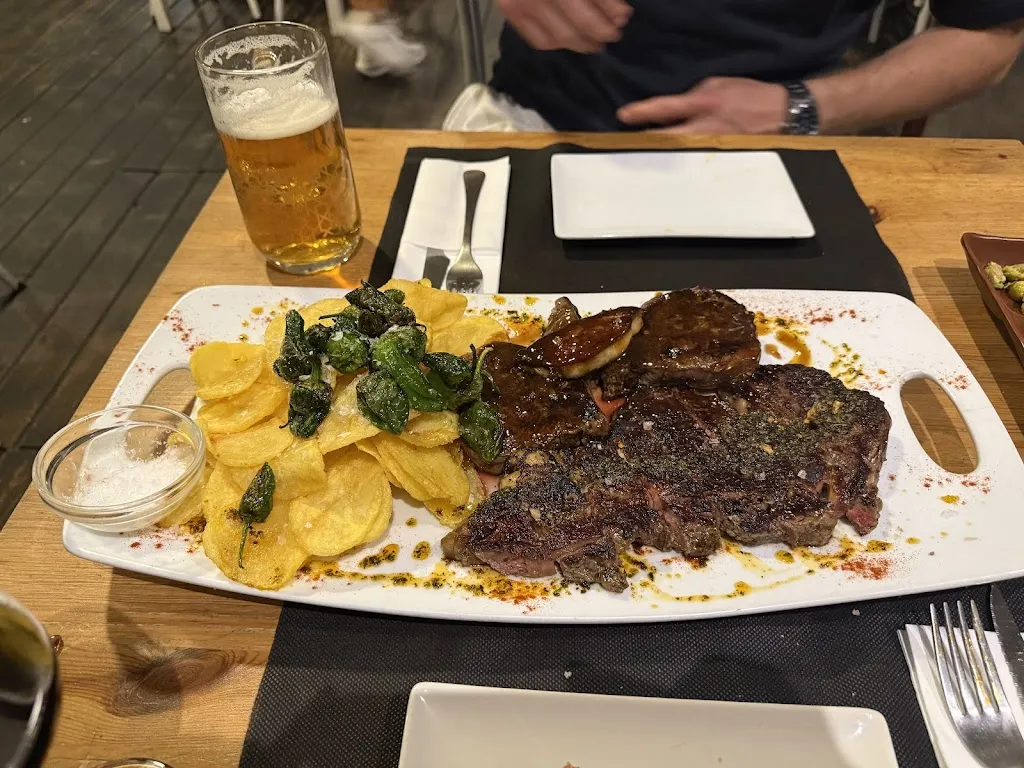 Elvan Kurtay_Can Gust_Sant Antoni de Portmany_review