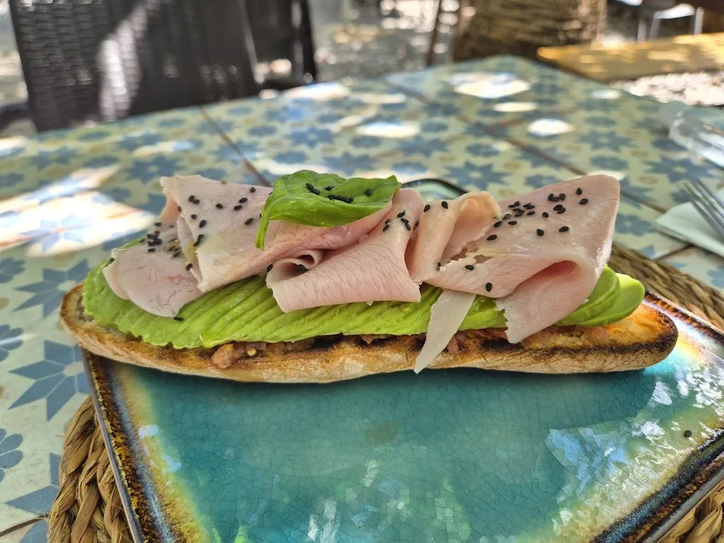 Cat_Natural Pau_Sant Antoni de Portmany_review