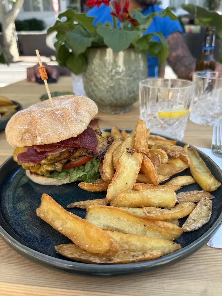 Lucas Saldaña Cardenas_Wild health Ibiza_Sant Antoni de Portmany_review