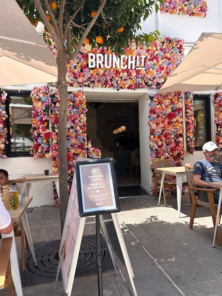 Lucy Wooldridge_Brunchit_Santa Eulalia del Río_review