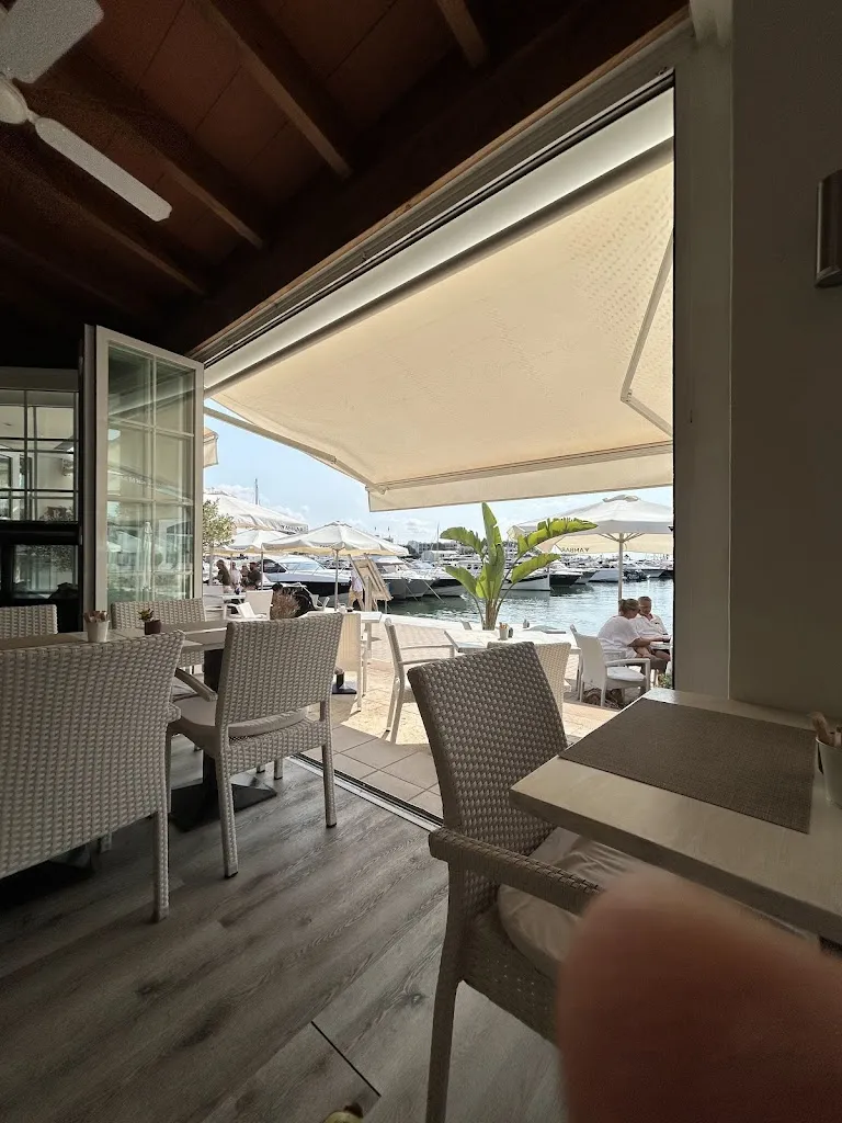 Café Sidney_Santa Eulalia del Río_slider_image_3