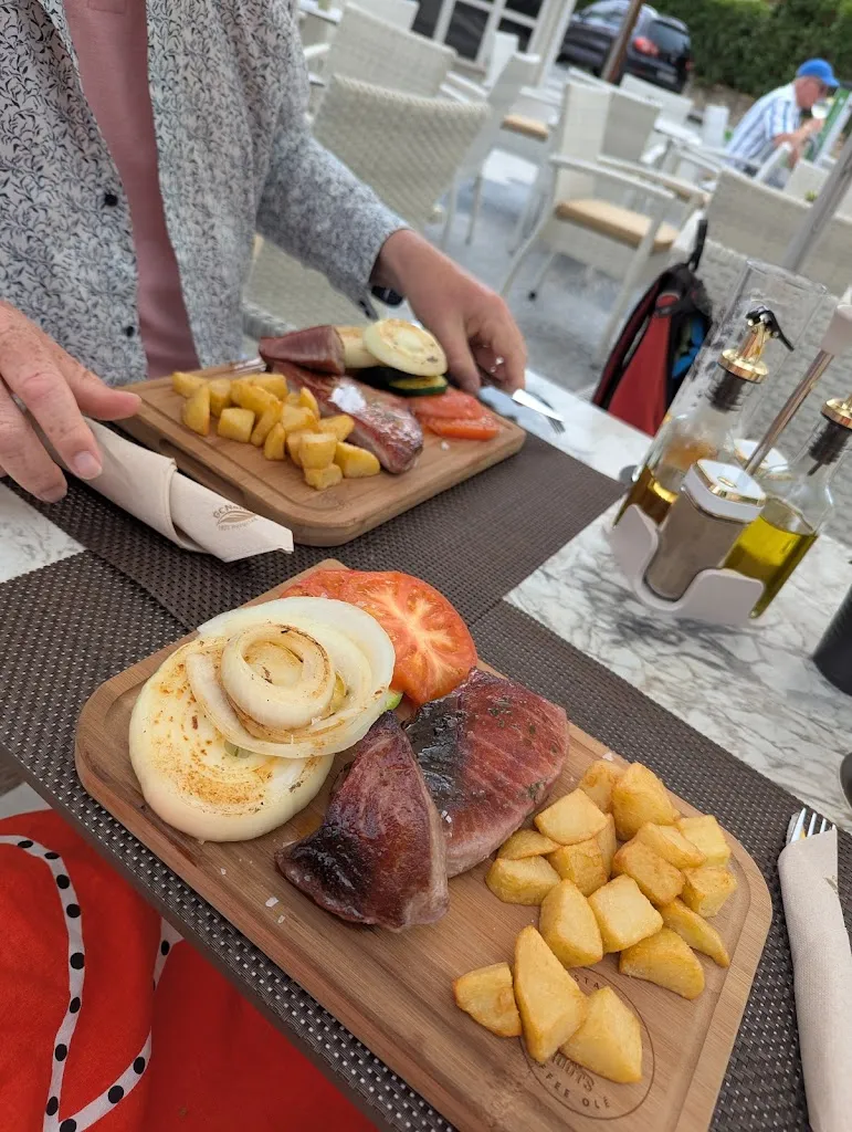 JE Spencerr_Roots restaurante caffee olé!_Sant Llorenç des Cardassar_review