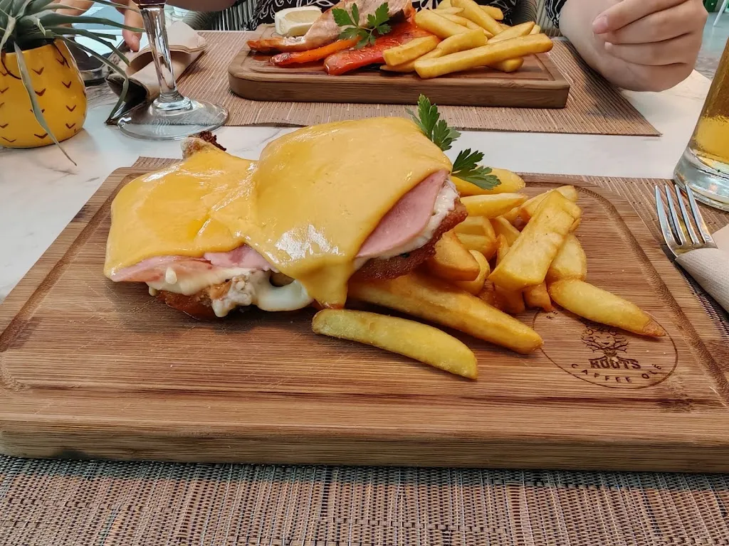 Ana Đušić_Roots restaurante caffee olé!_Sant Llorenç des Cardassar_review