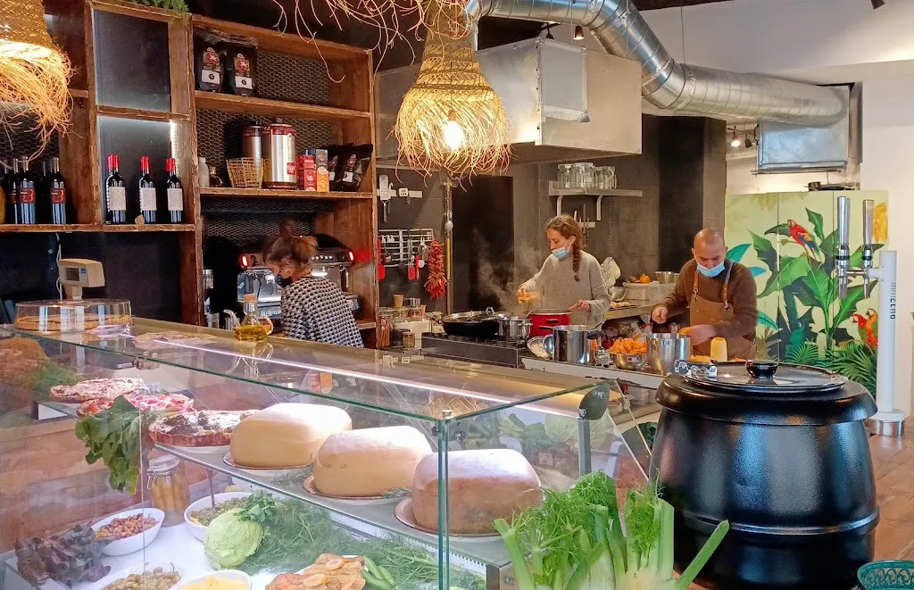 Deli - Santa Maria_Santa María del Camí_slider_image_1