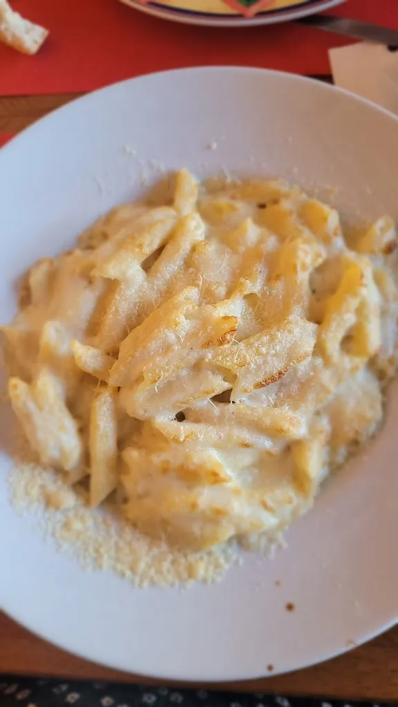 Aurora Blake De Barcelo_Ca'n Cannoli Ristorante Pizzeria_Santa María del Camí_review