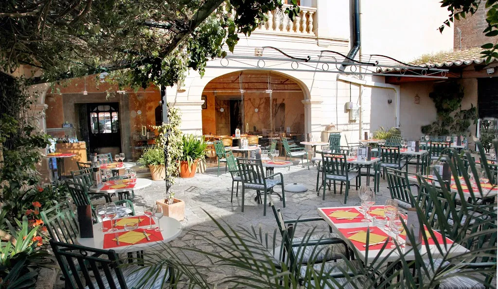 Ca'n Cannoli Ristorante Pizzeria restaurant in Santa María del Camí