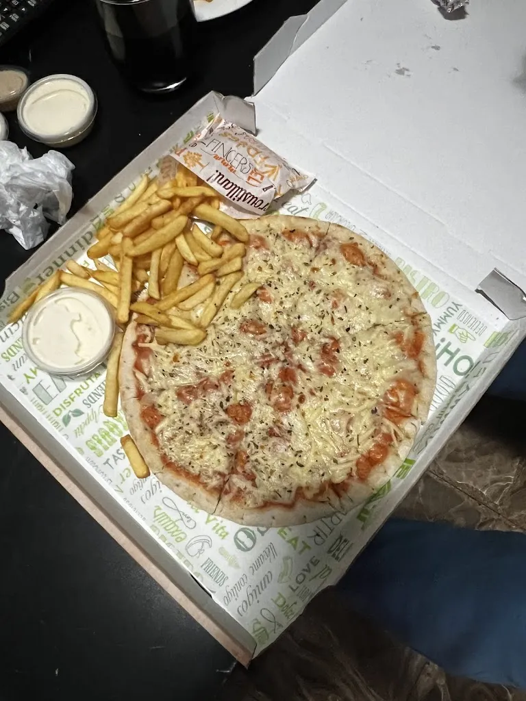 Ivonne Lopez_sabroso kebab_Santa María del Camí_review