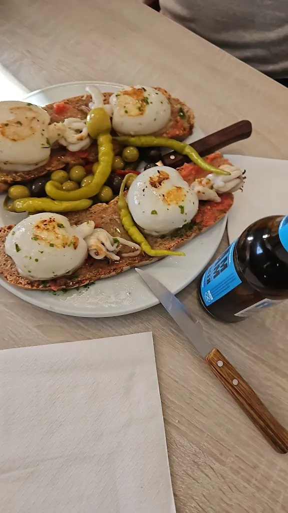 Iris Mallorquini_Dit i fet_Santa María del Camí_review