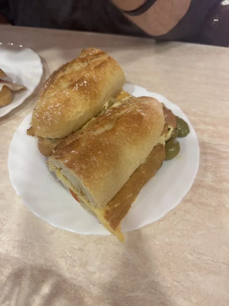 Deena Tyler_Can Coques_Sencelles_review