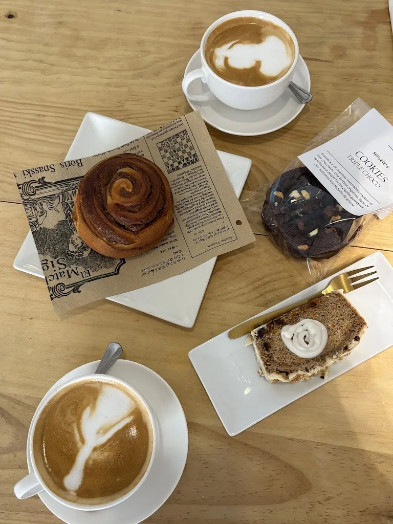 Silvia Denešová_Senseless | Café & Art Gallery_Sencelles_review