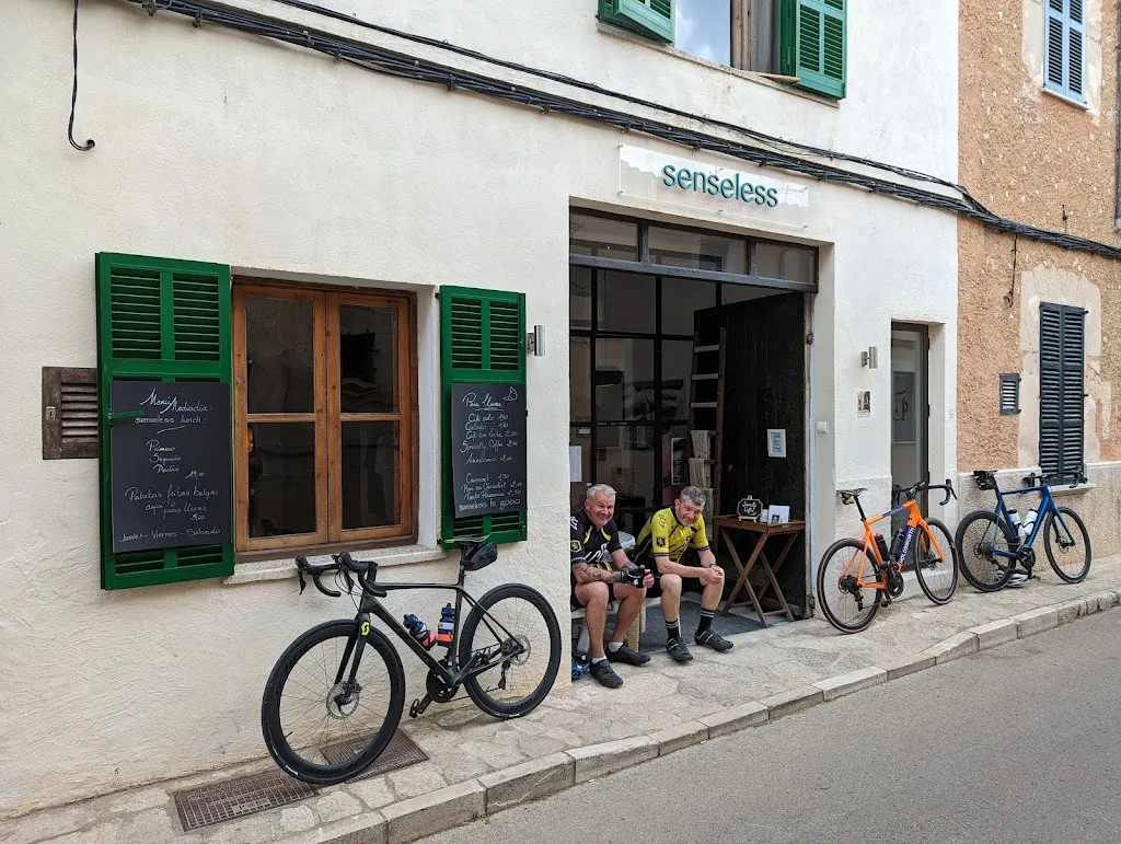 stuart gilbert_Senseless | Café & Art Gallery_Sencelles_review