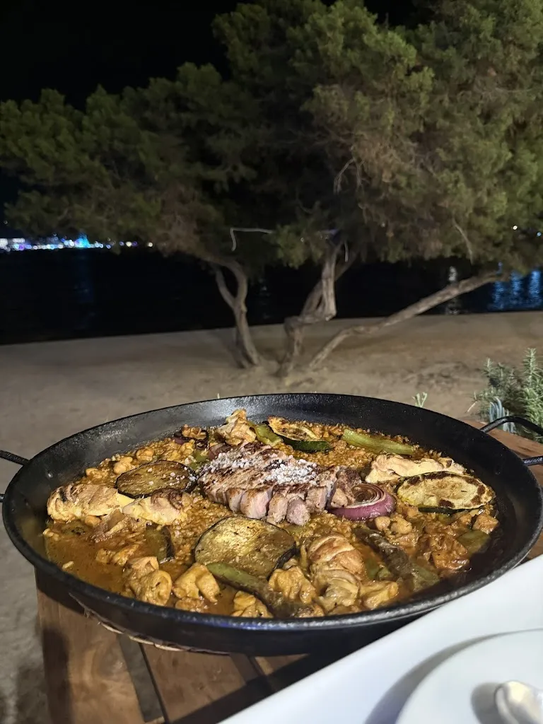 Ágoston Balázs_The Beach Ibiza_Sant Josep de sa Talaia_review