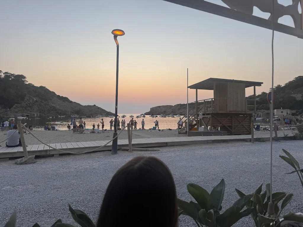 Isn Settle_Restaurant Beach Coktail-bar Cana Sofia fresh Seafood Restaurant_Sant Josep de sa Talaia_review