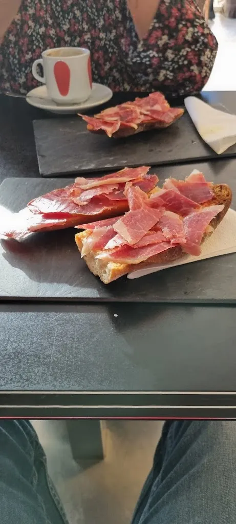 Menu_Bar Merlin_Son Ferrer_image_6