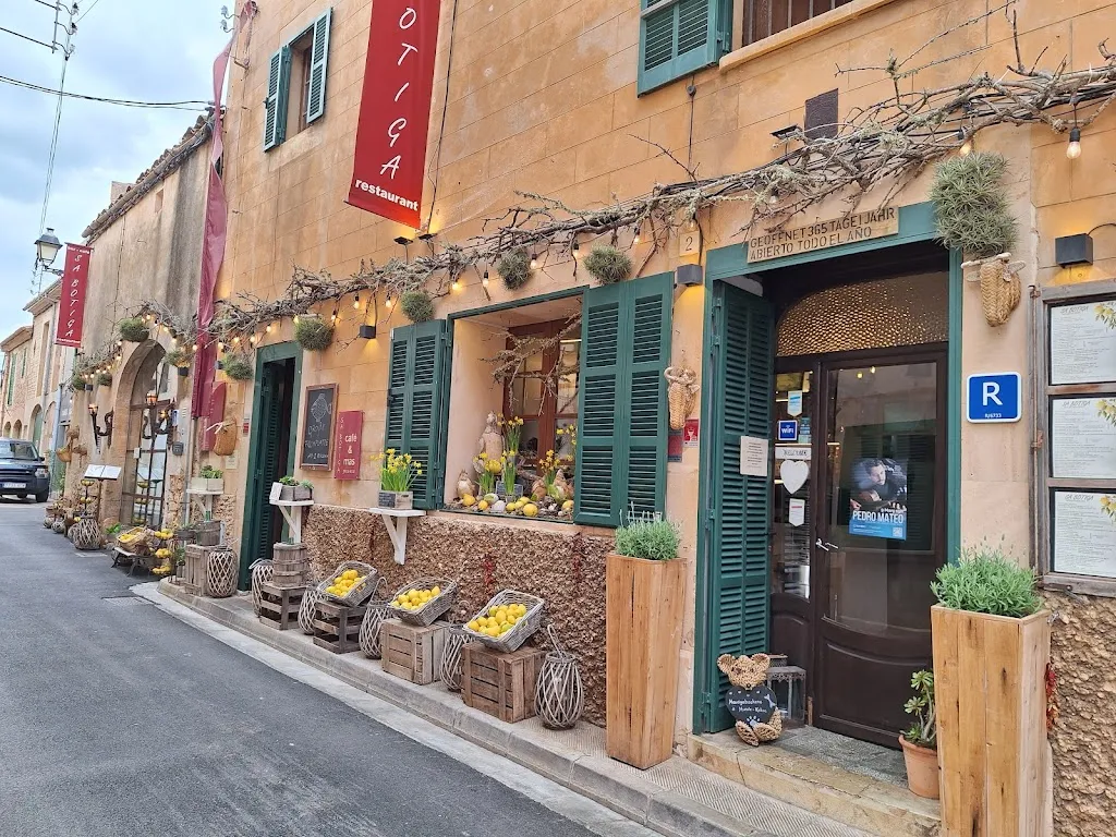 RESTAURANTE SA BOTIGA SANTANYÍ restaurant in Santanyí