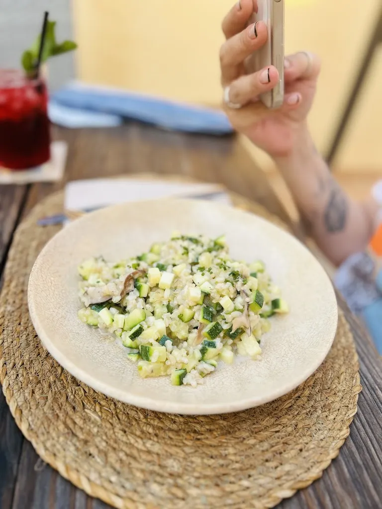 Ales Matjasic_Retroway_Santanyí_review