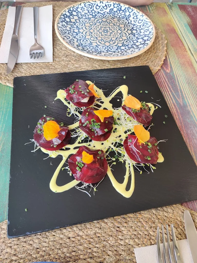 Ieva Vitkutė_Retroway_Santanyí_review