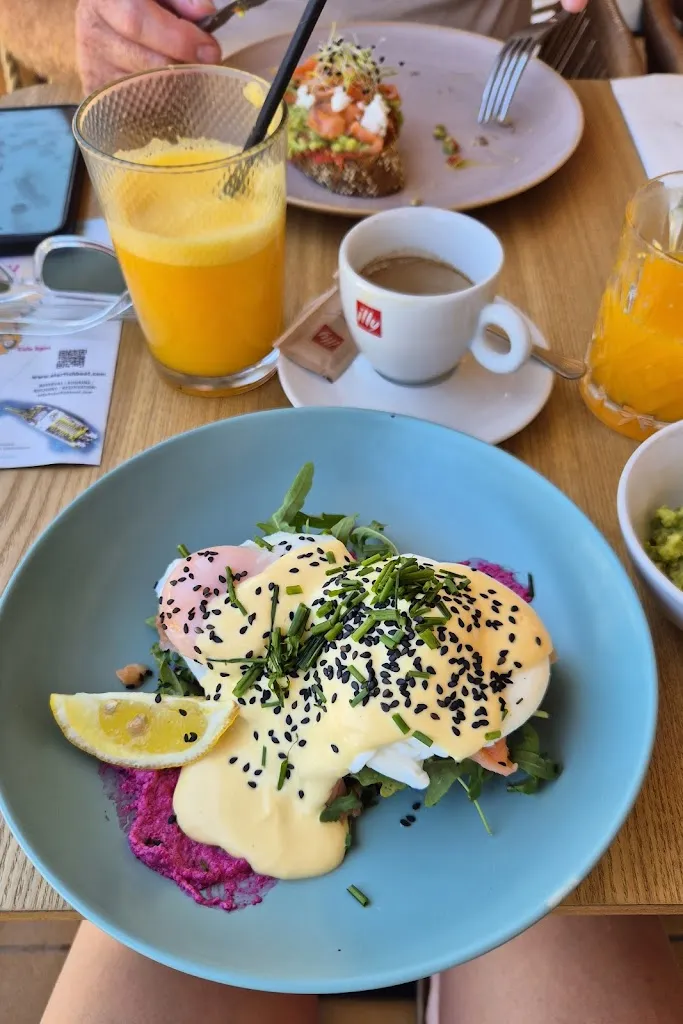 Emma Wilson_Xaloc Brunch & Cocktails_Santanyí_review