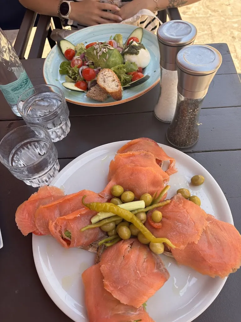 Mathilde Judrin_Sa Cova Bar i Tapes Santanyí_Santanyí_review