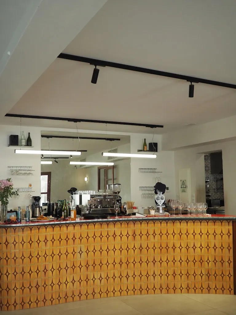 Basak Dogruyusever Yıldırım_La Nouvelle Famille_Santanyí_review