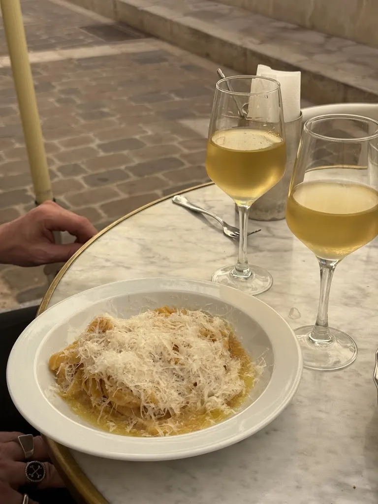 Kimberly Smith_La Nouvelle Famille_Santanyí_review