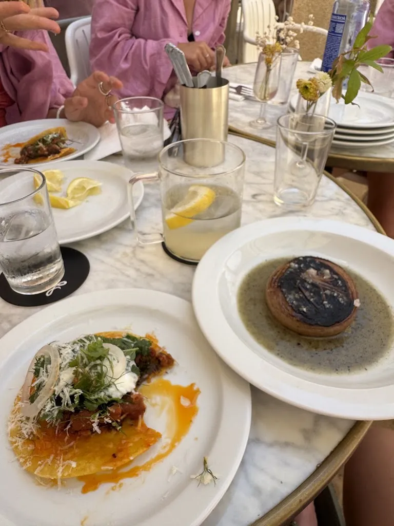 Clémence Drm_La Nouvelle Famille_Santanyí_review