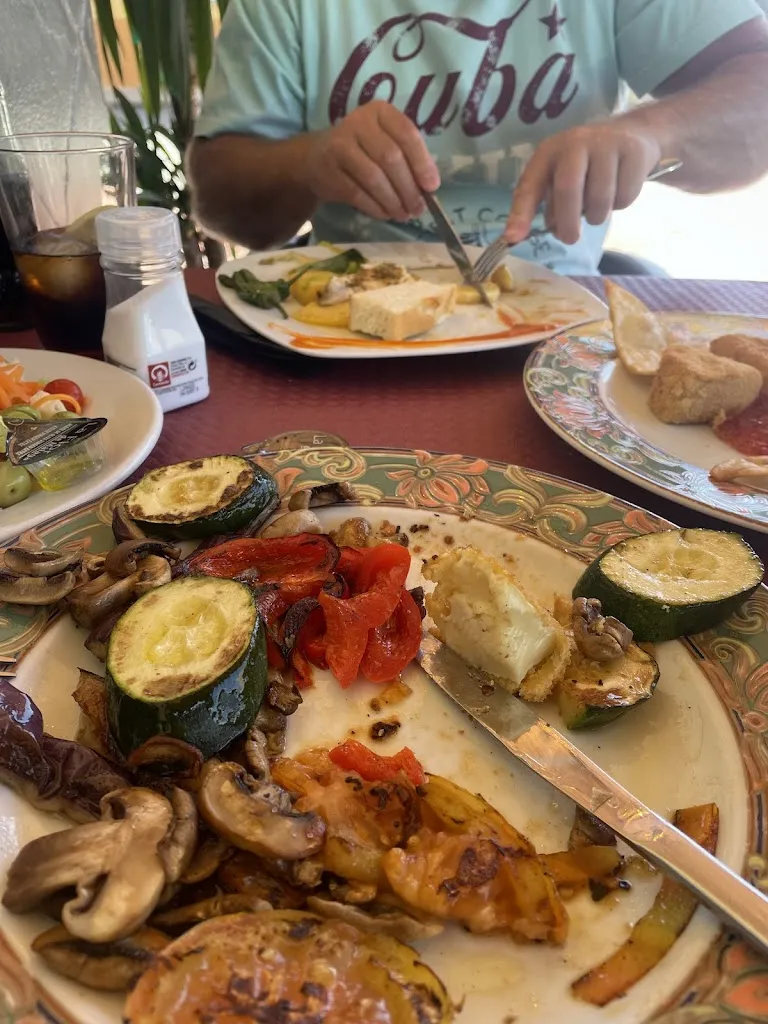 Claire Yeomans_Havana Ole_Catral_review