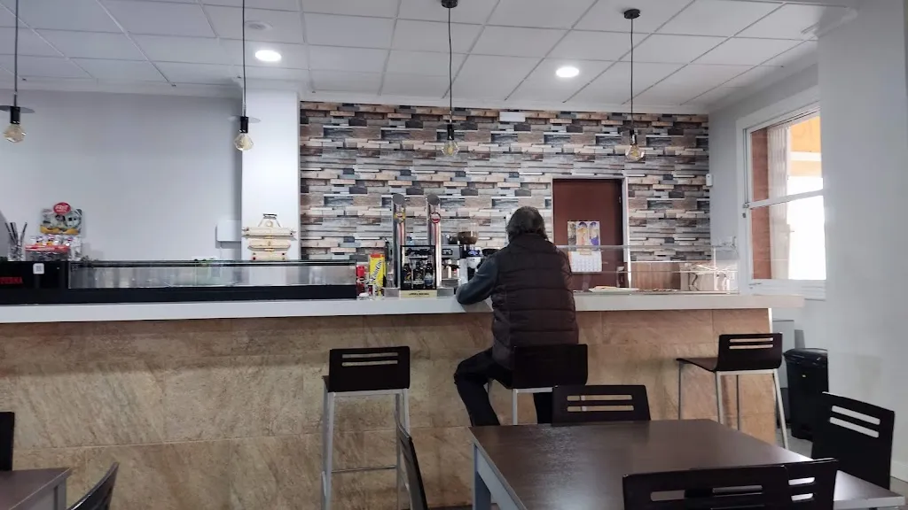 Cervecería El Anguila restaurant in Catral