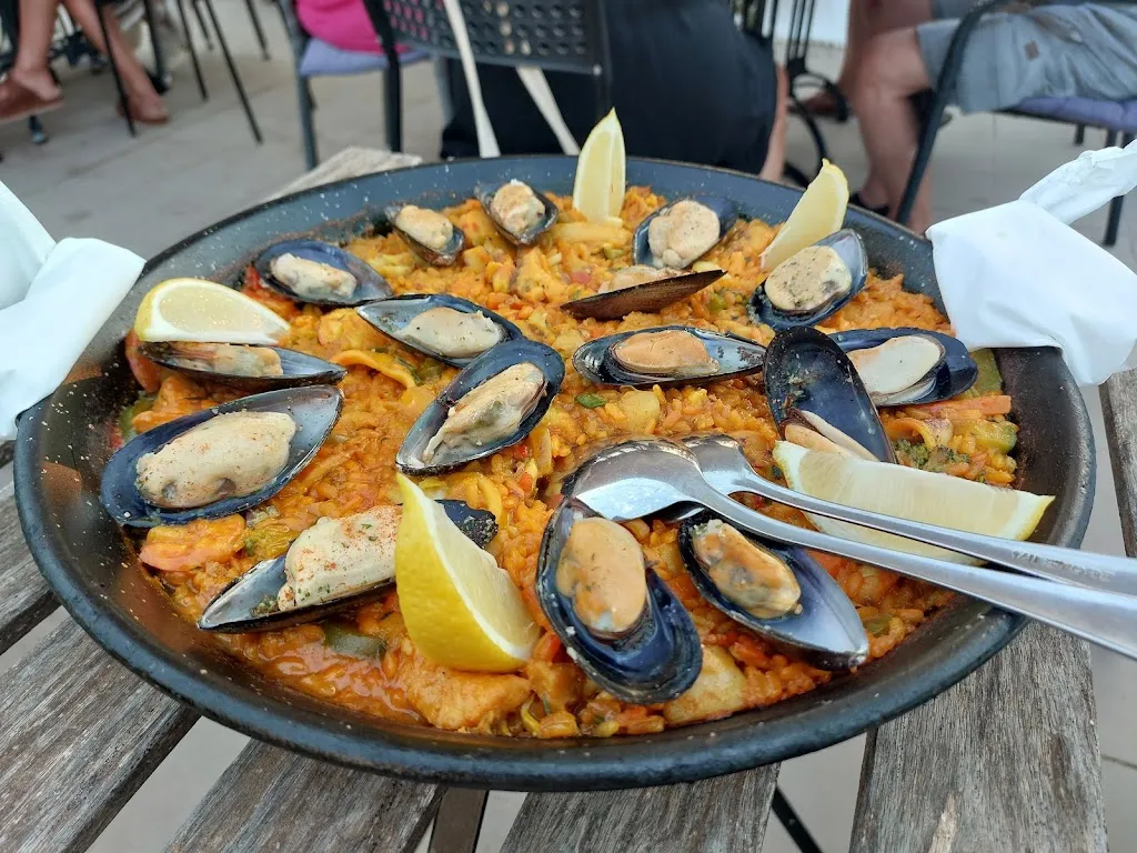 Nina M._Stefs & Michis_Santanyí_review