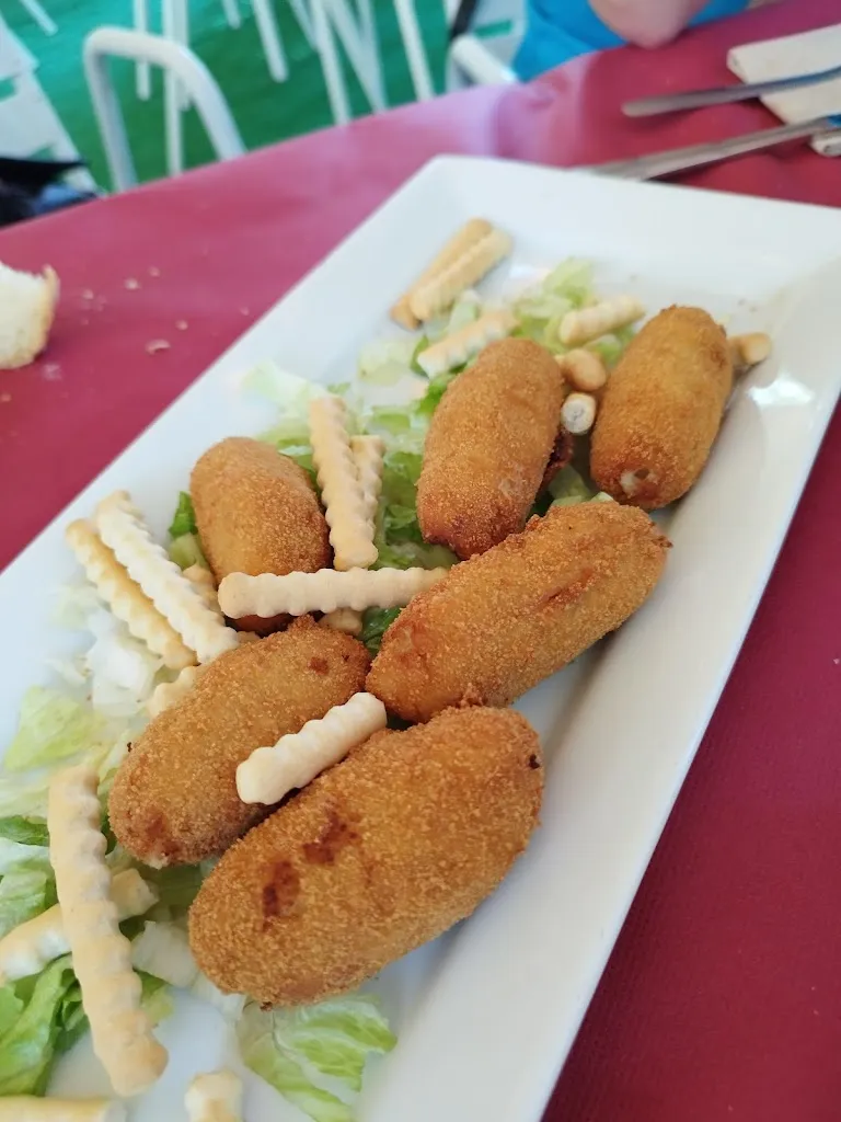 Almupunupupu García_Kiosko Hutar_Albanchez de Mágina_review