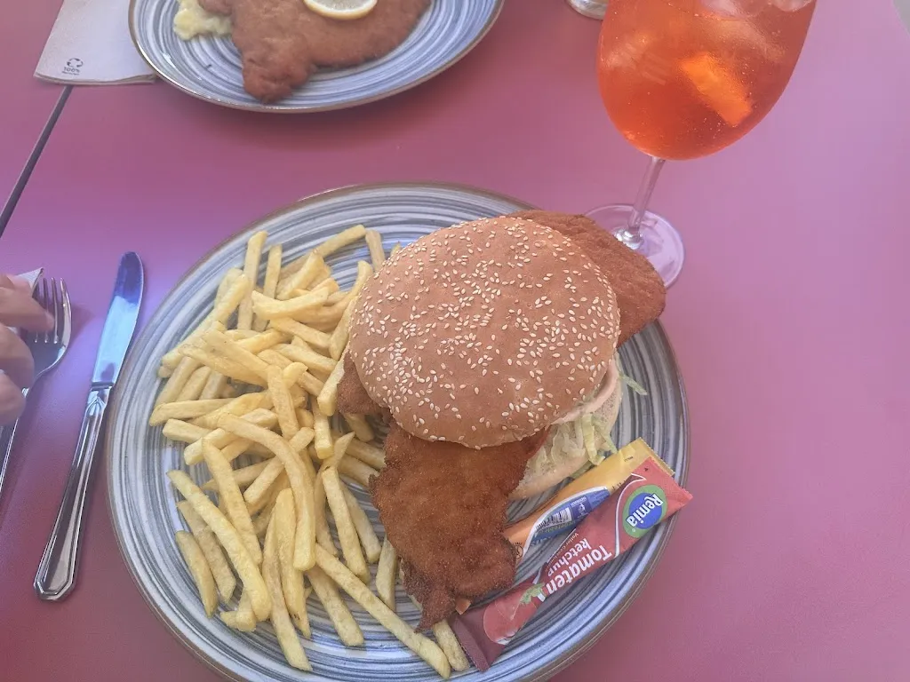 Manuela Dorn_MA-15 Restaurant Escalope_Vilafranca de Bonany_review