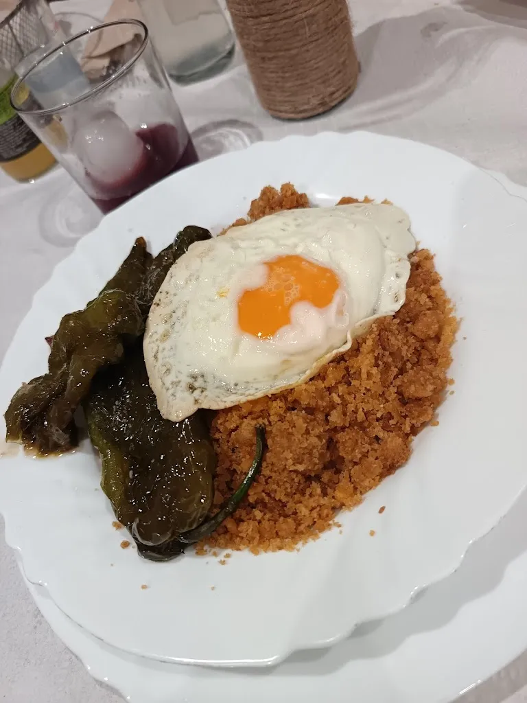 Carmen Maria Moral Moral_Bar de La Cruz_Aldeaquemada_review