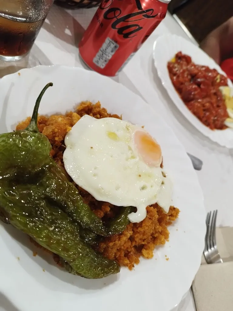 Manuel Cuevas Rivera_Bar de La Cruz_Aldeaquemada_review