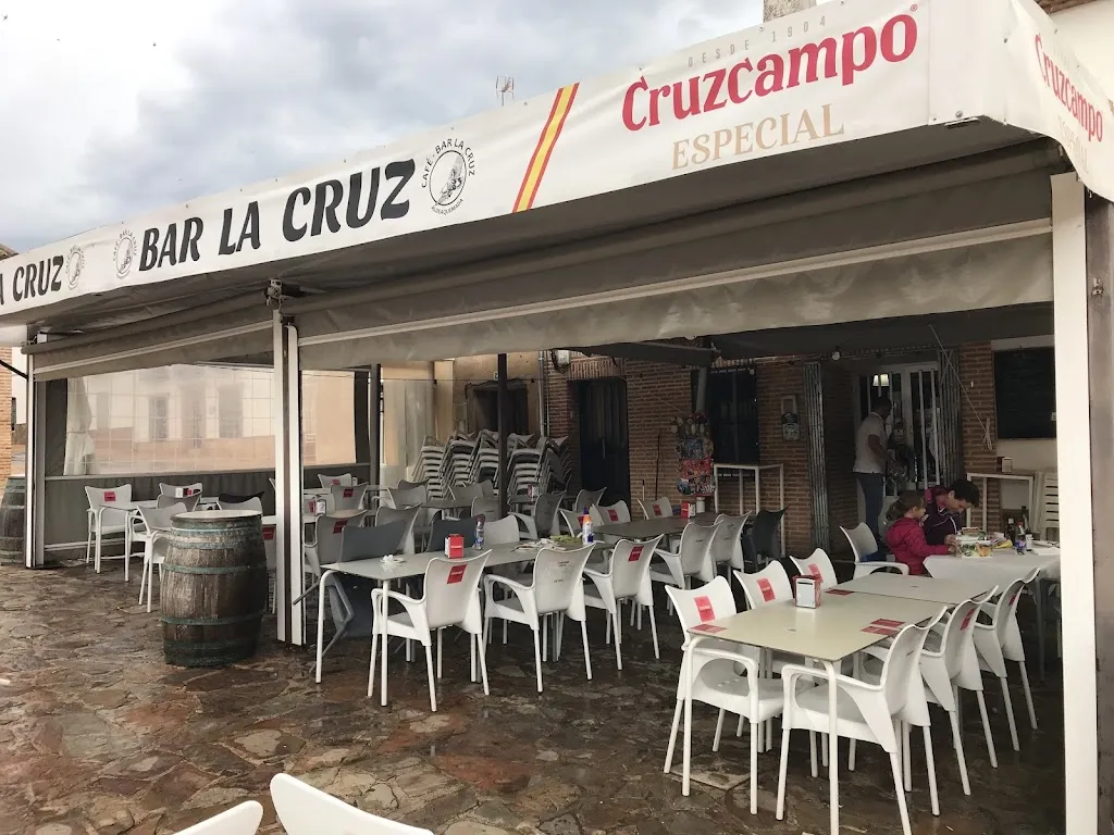 Bar de La Cruz restaurant in Aldeaquemada