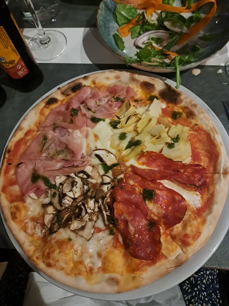 Debbie Greenfield_Restaurant Pizzeria Bella Sineu_Sineu_review