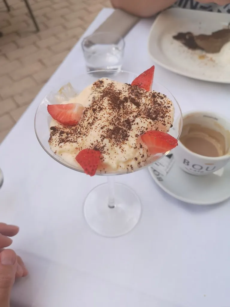 Tetiana Bogomolova_Vi-és Restaurant Sineu_Sineu_review