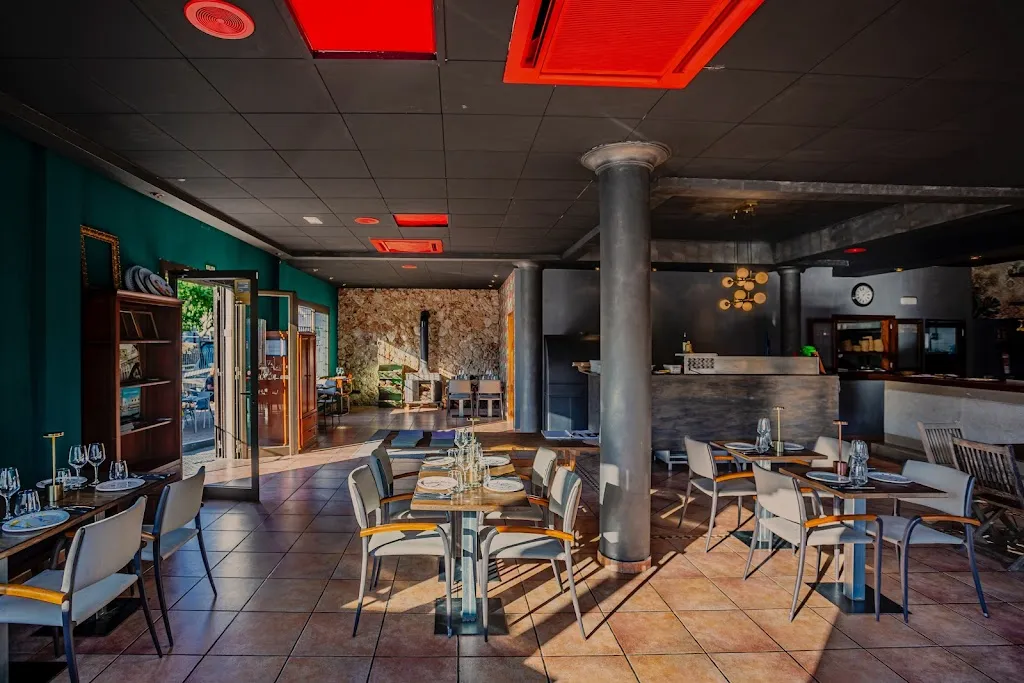 Officine19 restaurant in Sineu