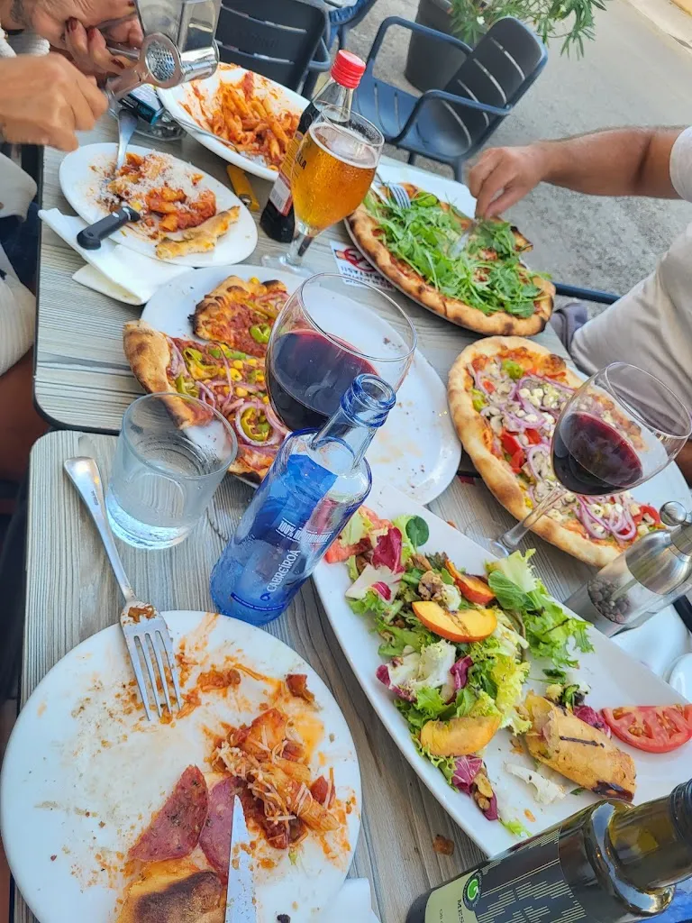 Michele Molenaar_Tomassini Pizza & Pasta_Sineu_review