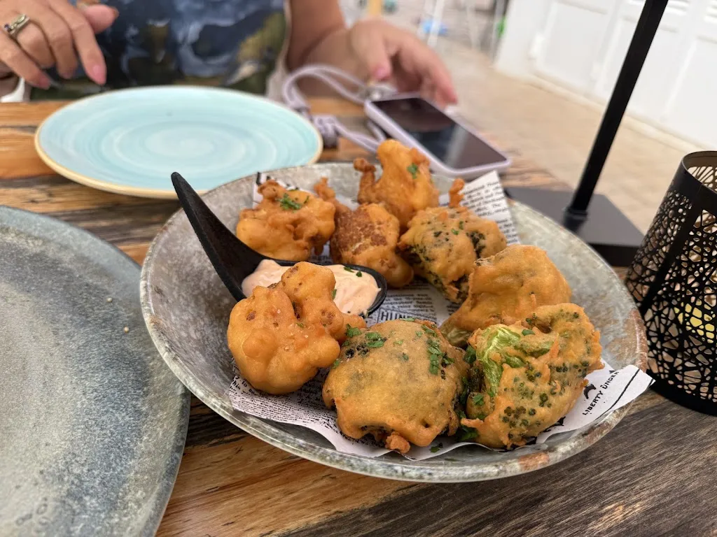 L-M B_Donna Vegana_Santa Ponsa_recensione