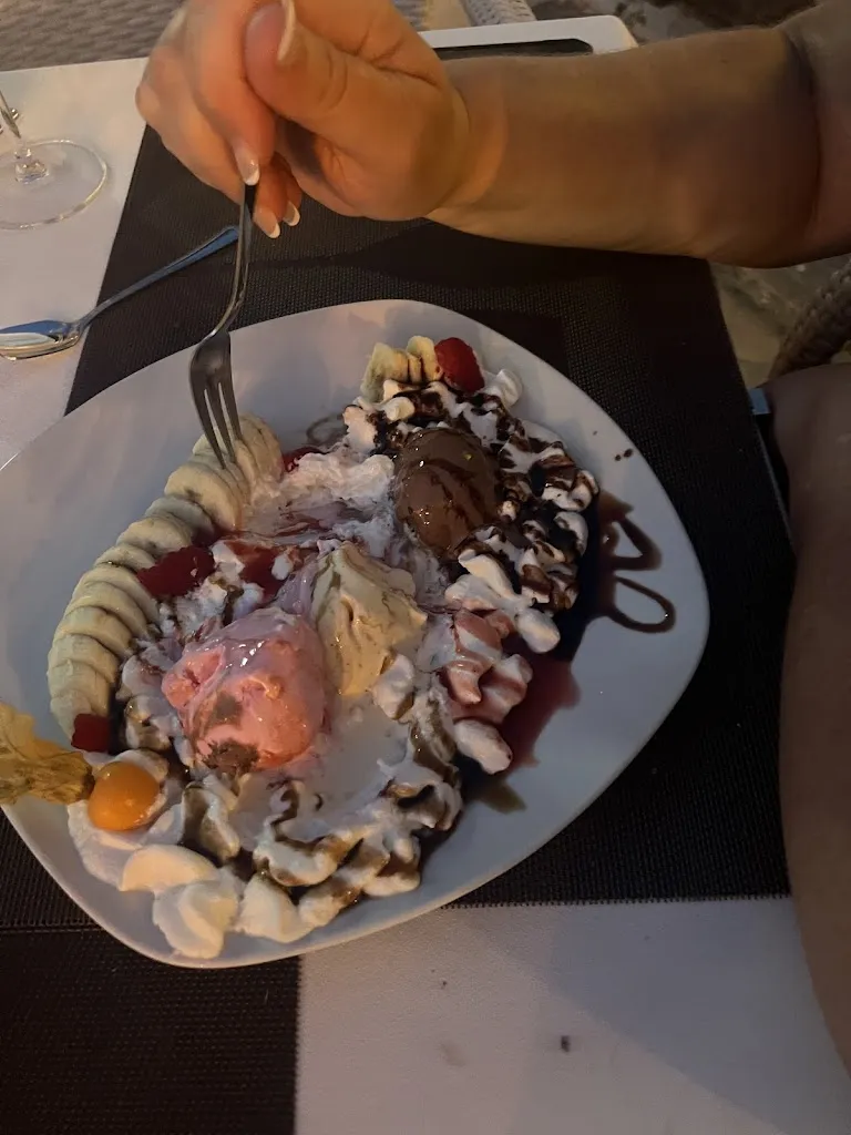 Gareth Browne_Restaurant Grill Manolo's_Santa Ponsa_recensione