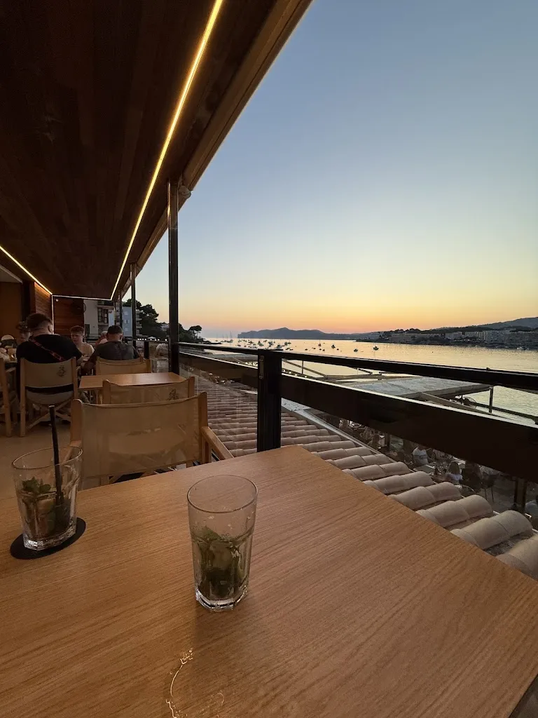 Melika Meli_Virtus Smash Burger & Beer_Santa Ponsa_review