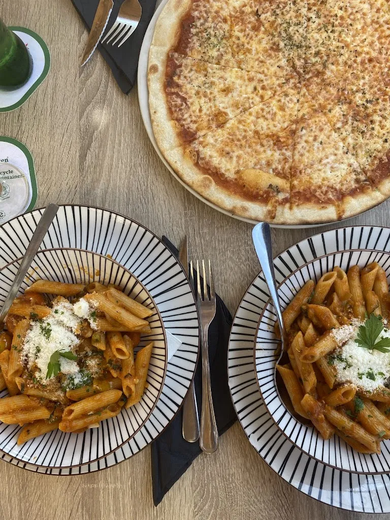 Lotte -_Mamma Mia_Santa Ponsa_review