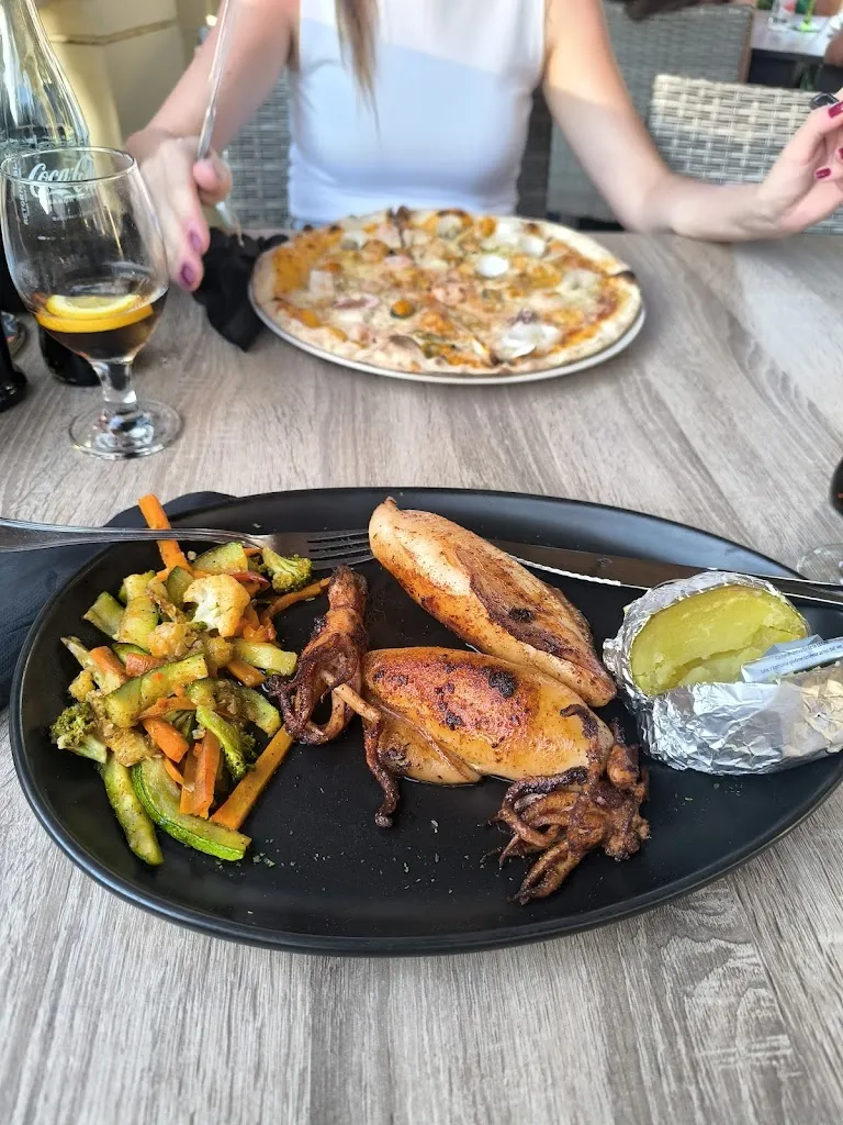 Peter Pauer_Mamma Mia_Santa Ponsa_review