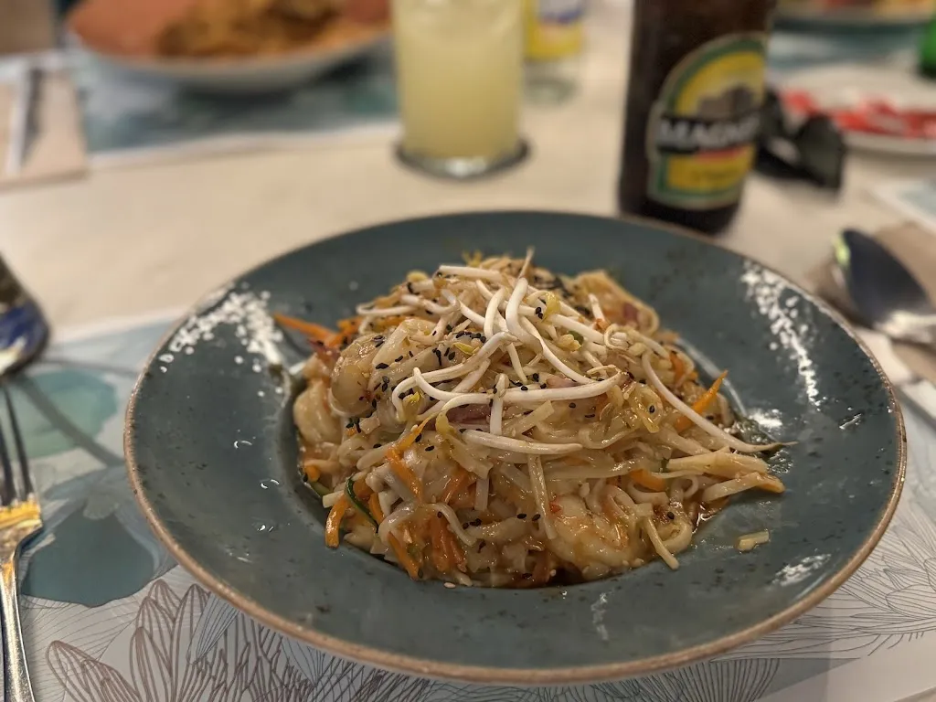 Idowu A_Alma Beach & Cocktail Bar - SteakHouse - Thin & Crispy Pizza_Santa Ponsa_review