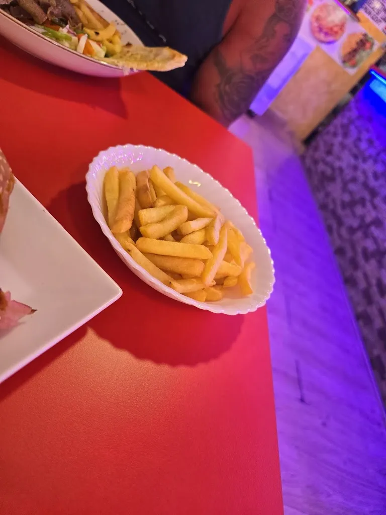 Chris Walker_Italian Fushion Restaurante Pizzeria_Santa Ponsa_review