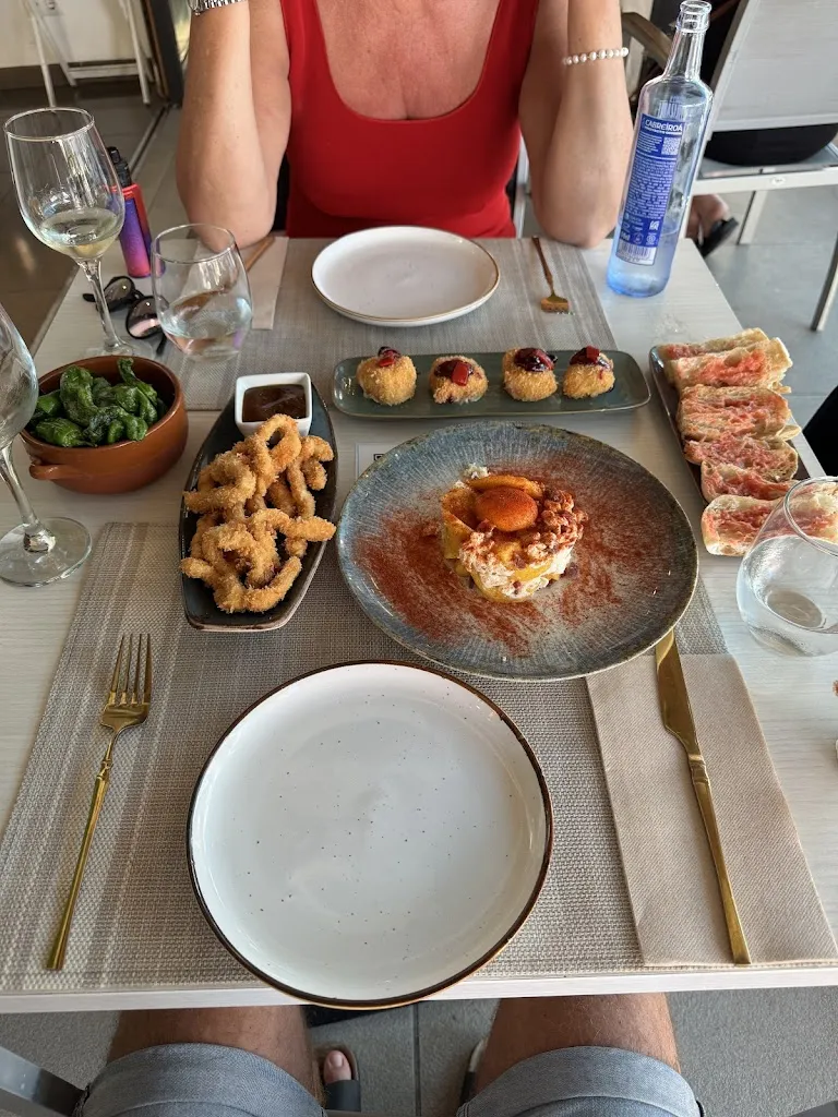 James Oxenbold_LAS CAÑAS Tapas Cocktails_Santa Ponsa_review